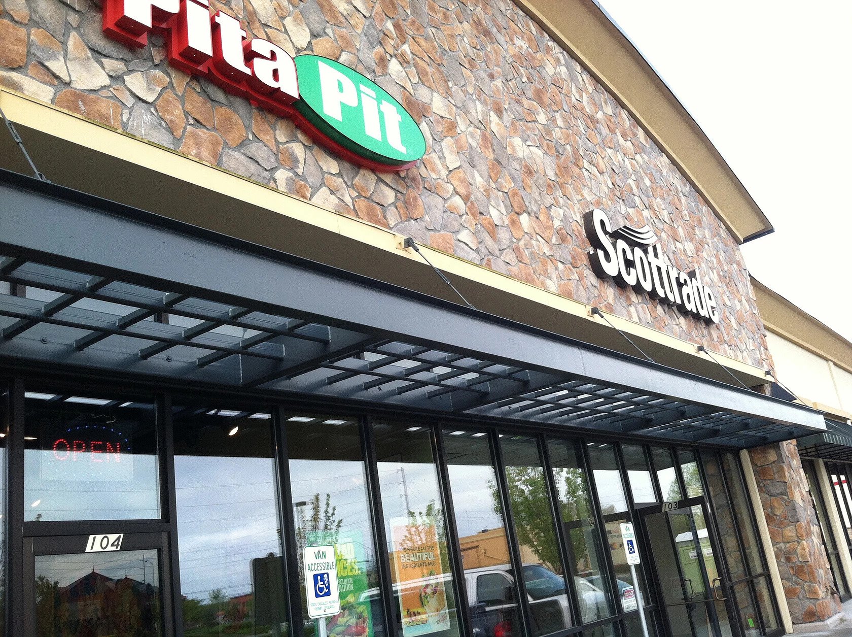 Vancouver Shopping Center exterior painting
